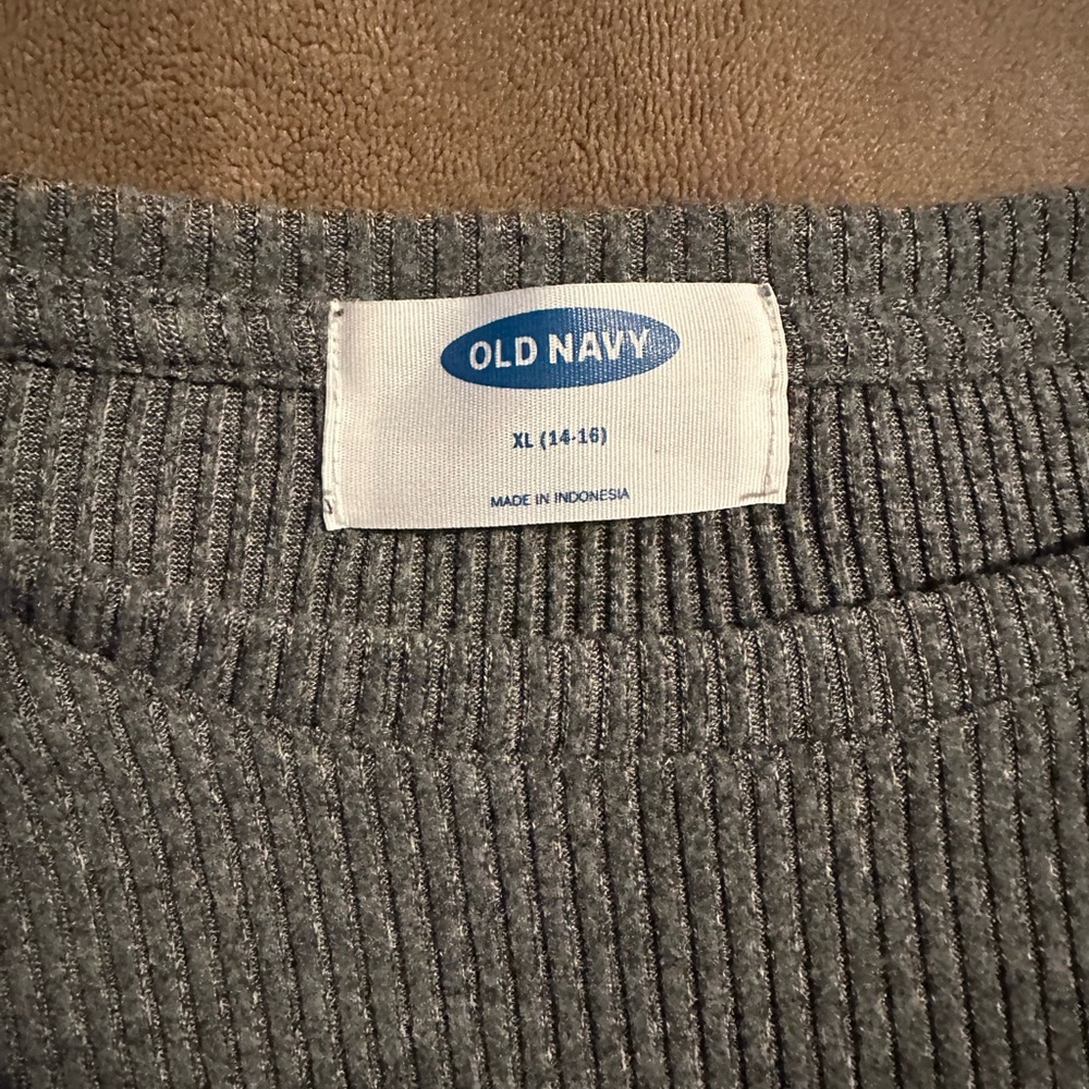 Old Navy Long Sleeve. - Picture 5 of 6